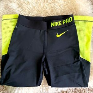 NIKE PRO mid length leggings